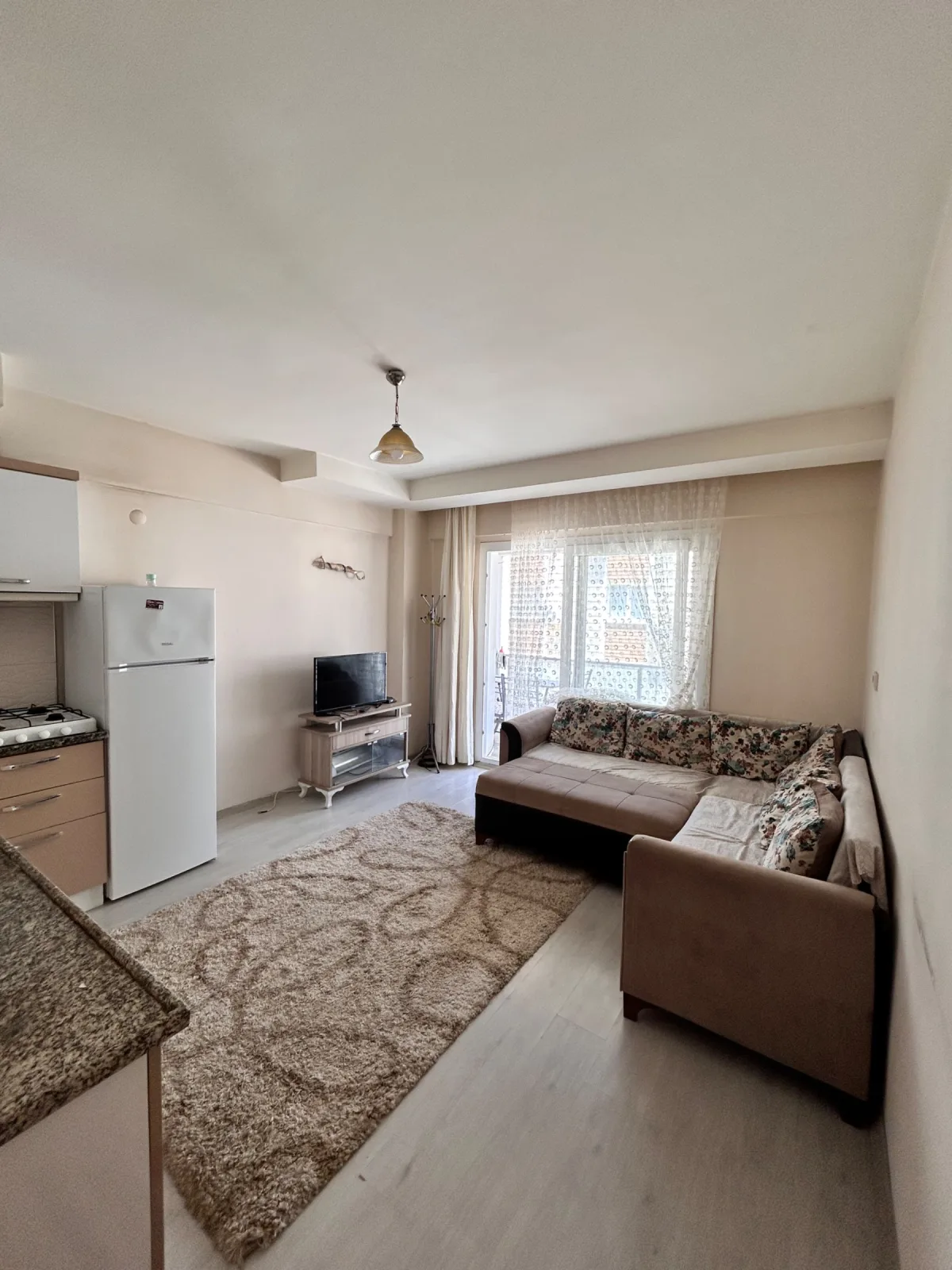 İSABEYLİDE KİRALIK 1+1 EŞYALI DAİRE