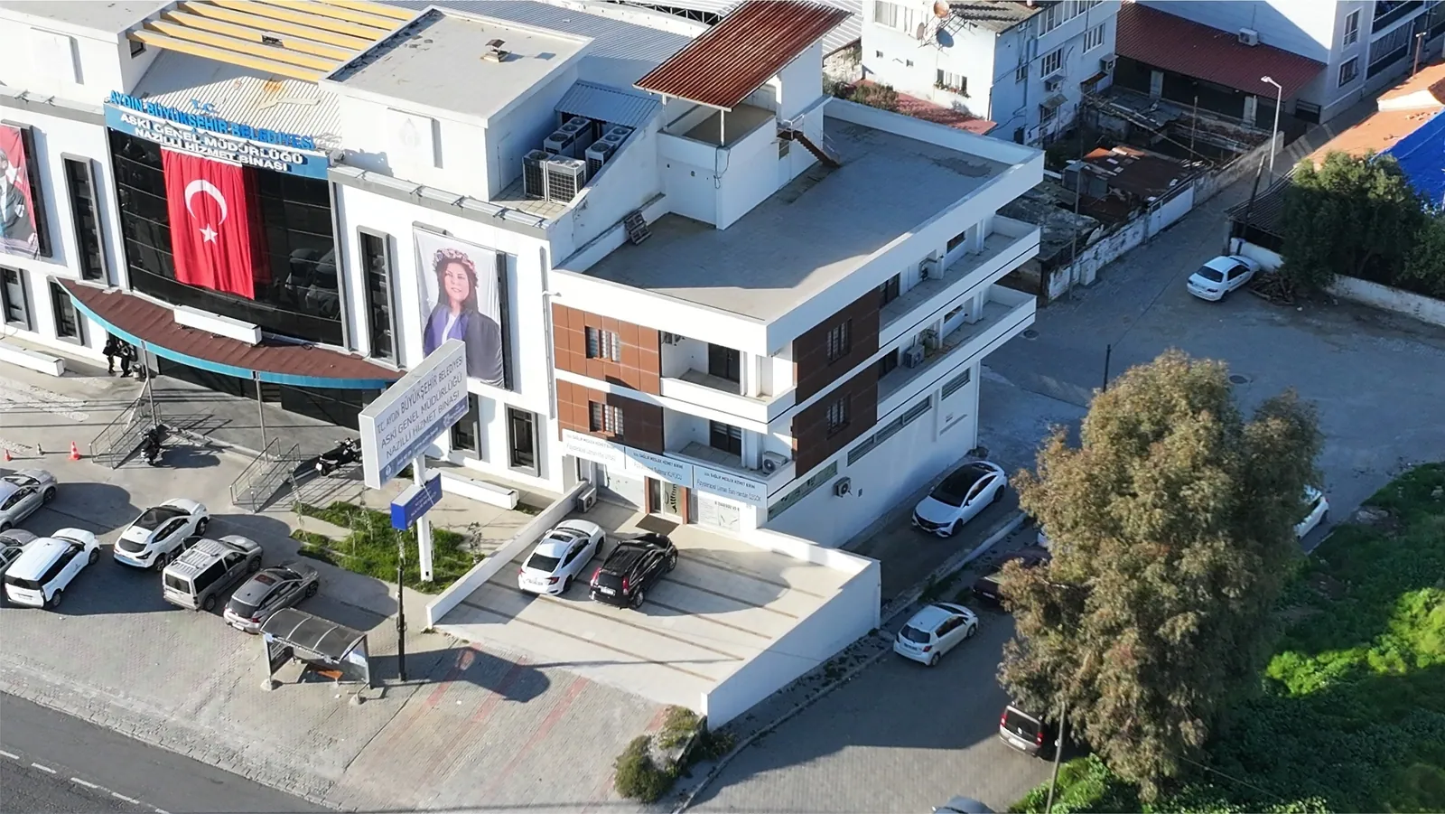 Cumhuriyet Mah. Karayolu Üzeri Satılık Bina