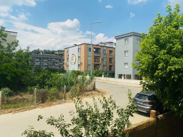 geniş balkonlu 1+1 eşyalı daire küçük görsel 1